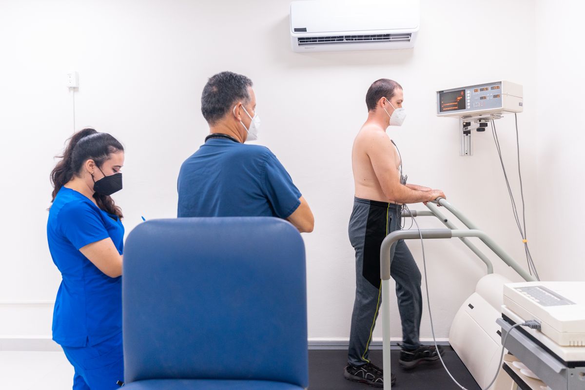 Cardiologist reviewing a heart scan